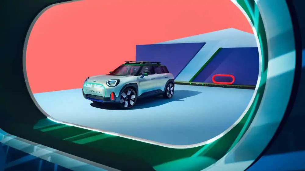 03 รถไฟฟ้า MINI ACEMAN Concept Car AUG22